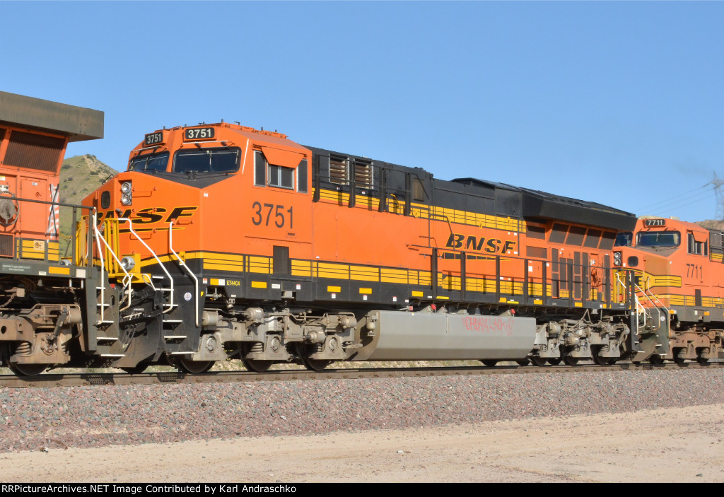 BNSF 3751